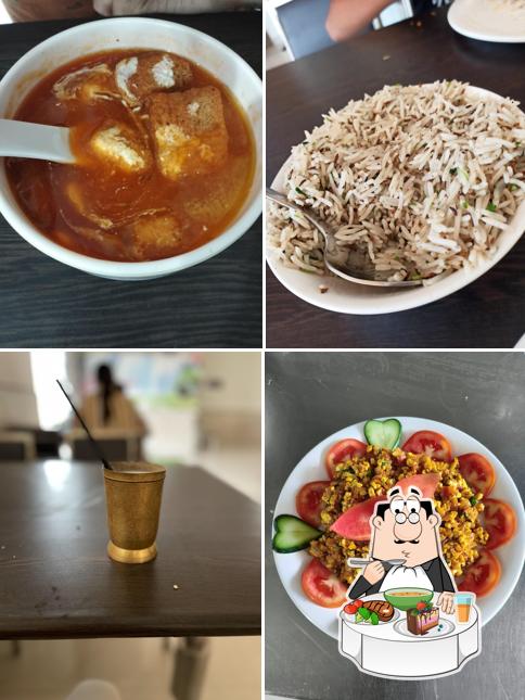 Hot and sour soup at Happy Da Punjab