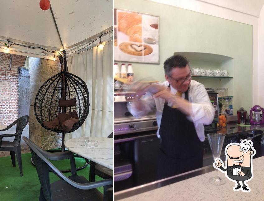 Dai un'occhiata agli interni di Bar dell'Angelo