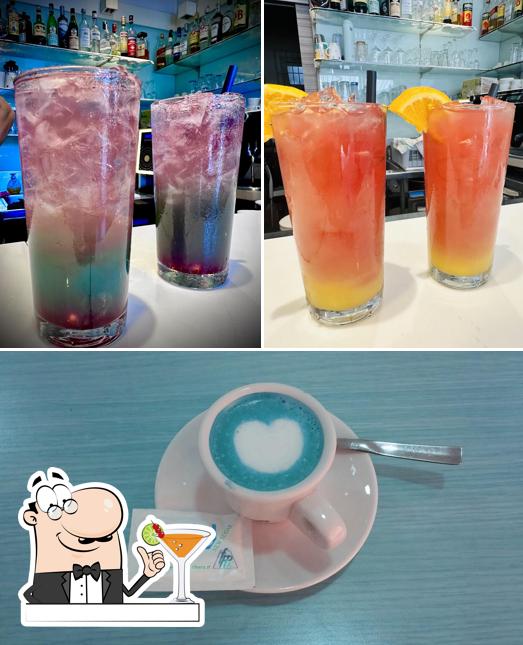 Tra le varie cose da Bar Tabacchi di Zheng Roberto si possono trovare la bevanda e cibo
