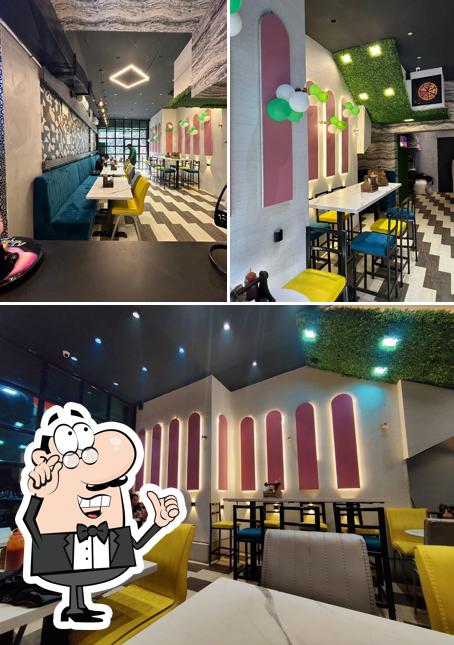 The interior of La Pino’z Pizza- Kailash Colony, Ulhasnagar, Maharashtra