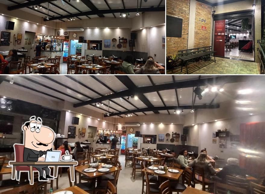 O interior do Palatino Paulista Restaurante & Pizzaria