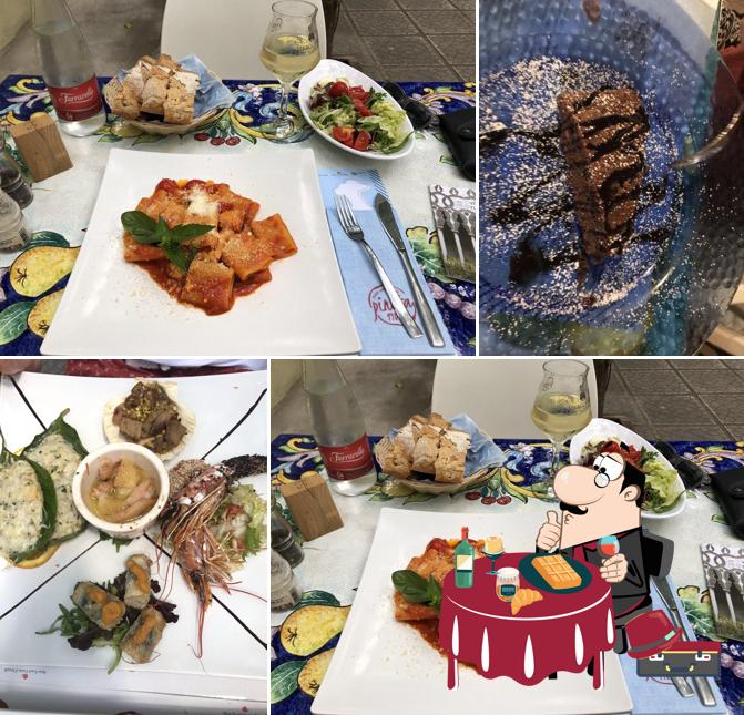 Pineta 1903, Ristorante con Pastificio Artigianale L’Autentica Cucina di Mare della Costiera Amalfitana propone un'ampia selezione di dolci