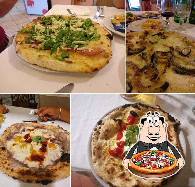 Scegli una pizza a La Cantinella Bistrot