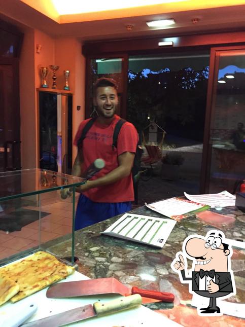 Guarda la foto di Qui Pizza