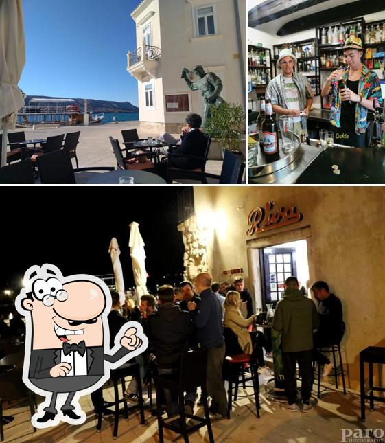 Dai un'occhiata agli interni di Caffe bar Riva