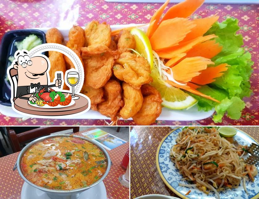 Consiga diversos pratos de frutos do mar servidos no Thai E-San Restaurante Tailandês