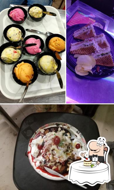 Dwarkadhish Pizza and Cafe - Best Pizza Restaurant, Cafe & Restaurant serves a selection of sweet dishes