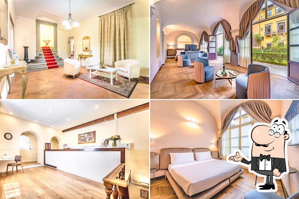 Siediti a un tavolo di Hotel La Scaletta al Ponte Vecchio Siediti a un tavolo di Hotel La Scaletta al Ponte Vecchio