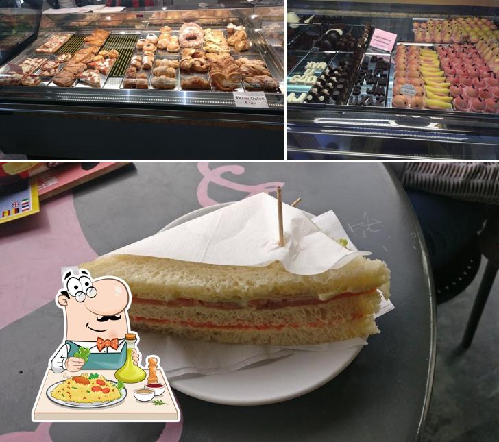 Cibo al Pasticceria Regina Lucca