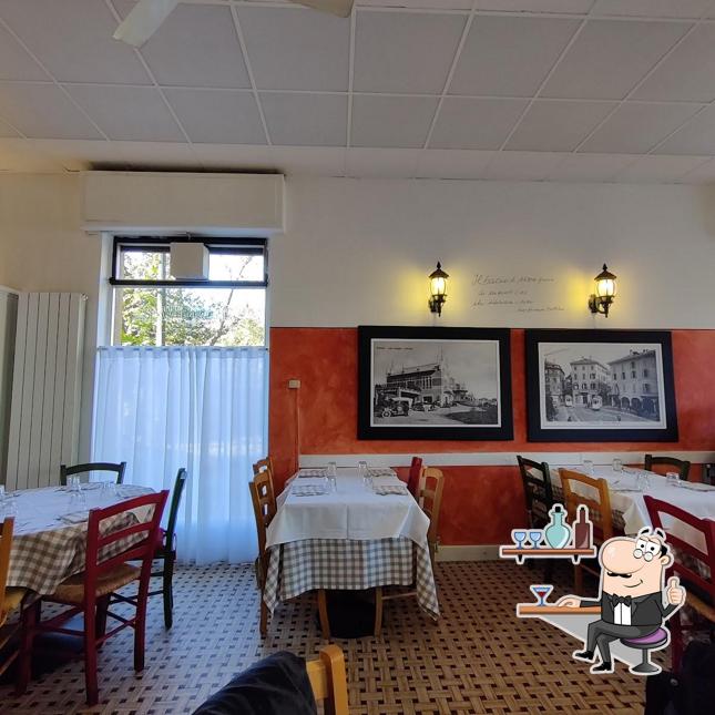 Dai un'occhiata agli interni di Trattoria Robarello