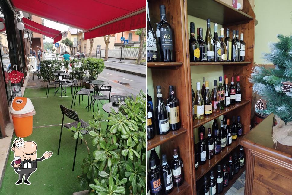 Degusta un bicchiere di vino a Enoteca La Bottega Del Vino