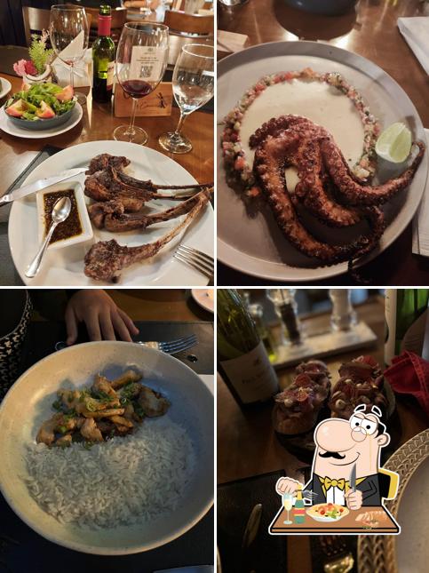 Comida em Restaurante La Caverna