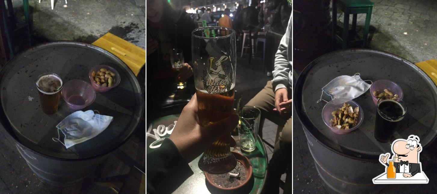 Goditi un drink a Street of the Beer