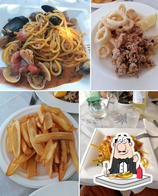 Ordina le patatine fritte a ristorante friggitoria l’officina del fritto