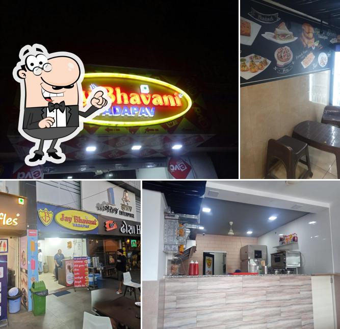 The interior of JayBhavani Vadapav