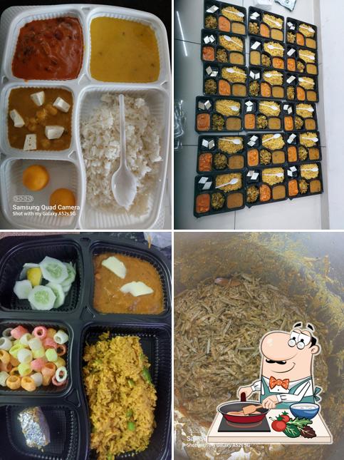 Chicken curry at Shri Mahavir Jain Bhojanshala