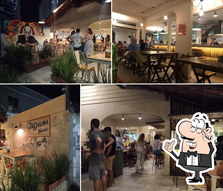 Sente em uma das mesas no La Dolina - Restaurante Argentino Vila Velha
