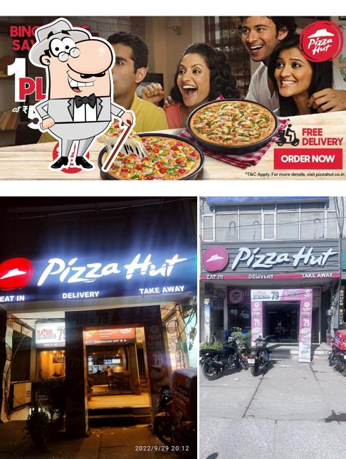 The exterior of Pizza Hut Baltana, Zirakpur