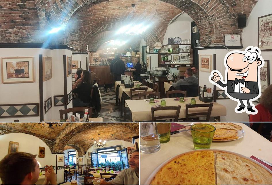 Tra le diverse cose da Ristorante Pizzeria Barbarossa si possono trovare la interni e cibo