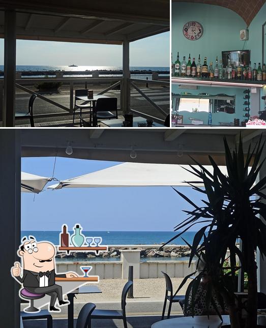 Gli interni di La Perla Cafè