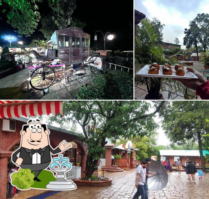 Check out how Strawberry Cream Factory looks outside