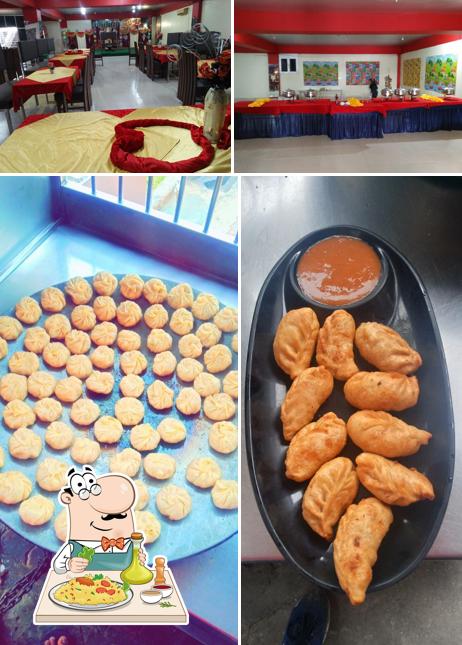 Among different things one can find food and interior at Delhi Food Plaza