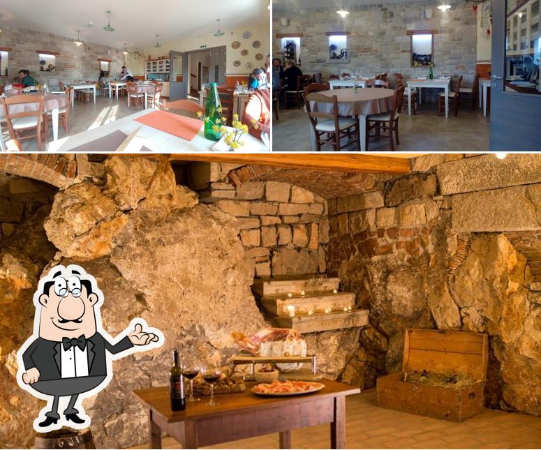 Siediti a un tavolo di Hiša Krasna