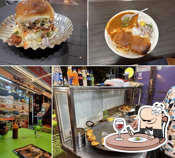 Pulled pork sandwich at Snack story