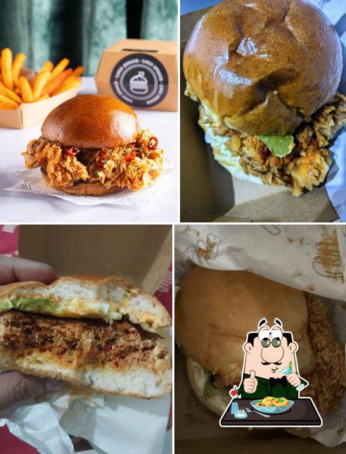 Pulled pork sandwich at Louis Burger, Saket (Cloud kitchen)
