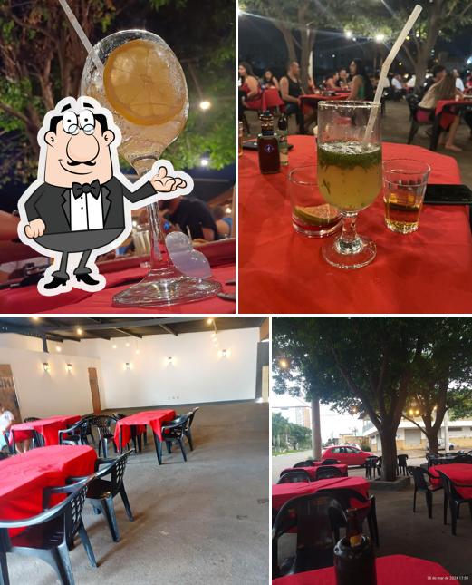 Entre diversos coisas, interior e comida podem ser encontrados no ESPETINHO E JANTINHA DO TICO