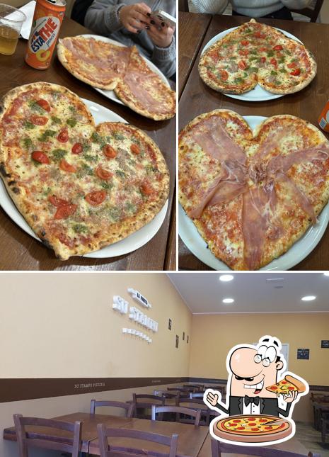 Ordina una pizza a Su Stampu Pizzeria La Pineta
