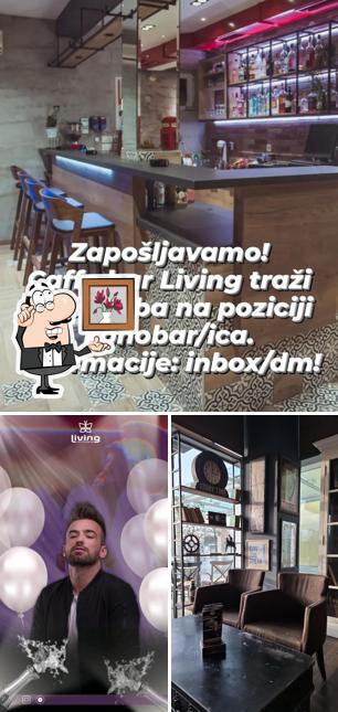 Siediti a un tavolo di Caffe bar Living Room Hoto