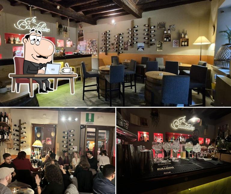 Siediti a un tavolo di Le Baudelaire Wine & Gin Bar