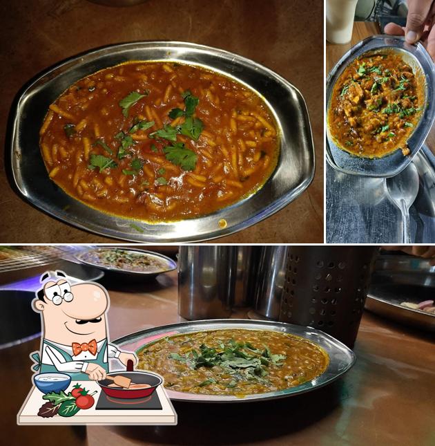 Chicken curry at Rainbow Kathiyawadi Dhaba