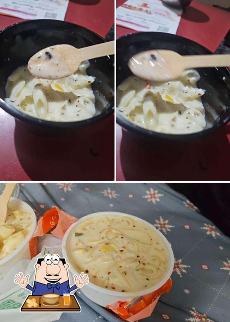 Clam chowder at Cheesy Burger