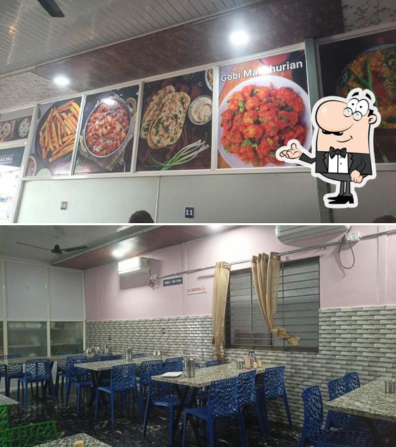 The interior of S K FAMILY RESTAURANT