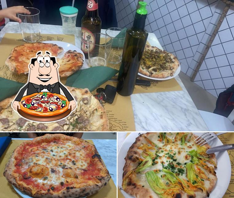Scegli tra le svariate varianti di pizza
