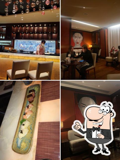 Sente em uma das mesas no Restaurante Mee - (Copacabana Palace)