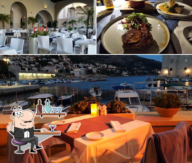 La foto della interni e cibo di Gradska kavana Arsenal Restaurant