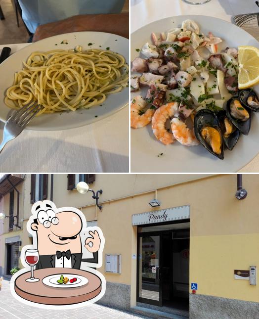 La foto della cibo e esterno di Pizzeria Pandy