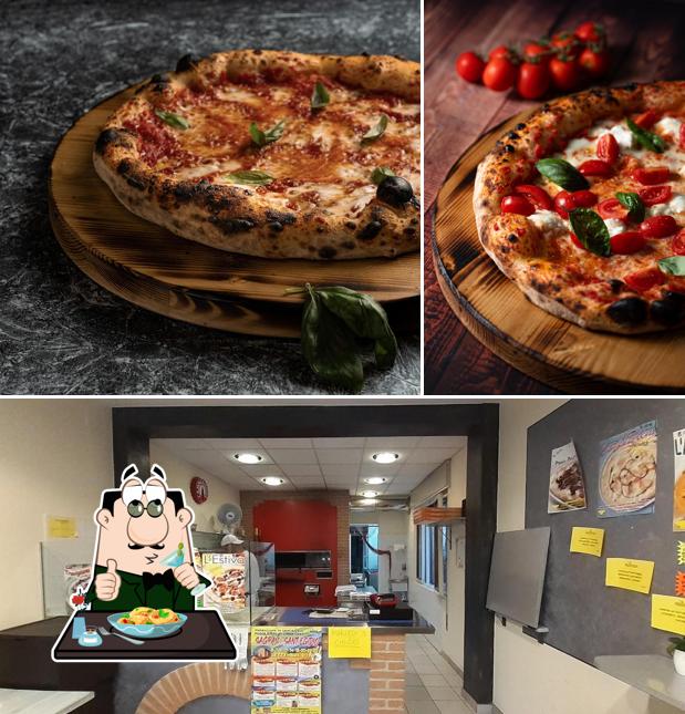 Tra le diverse cose da Pronto Pizza si possono trovare la cibo e interni