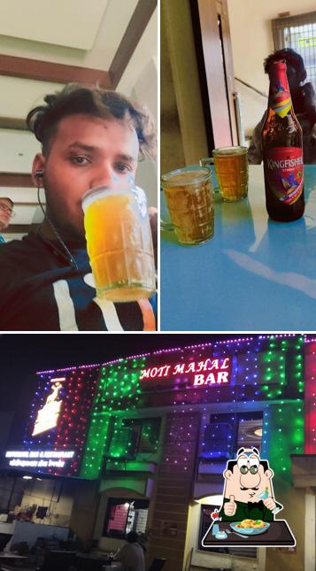 Among various things one can find food and interior at Hotel Motimahal Bar and restaurant