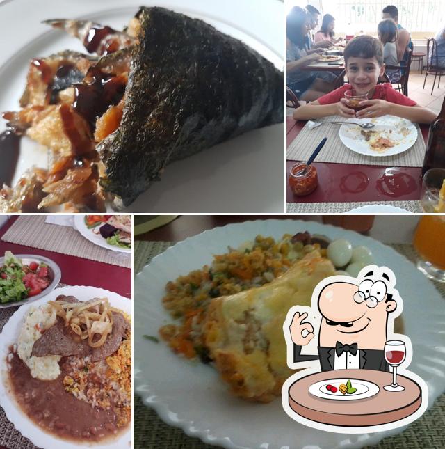 Comida em Restaurante Uai