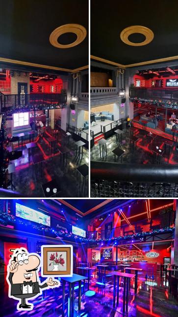 Siediti a un tavolo di The Club