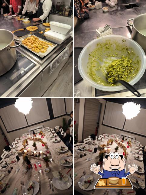 La cibo e tavolo da pranzo del ristorante