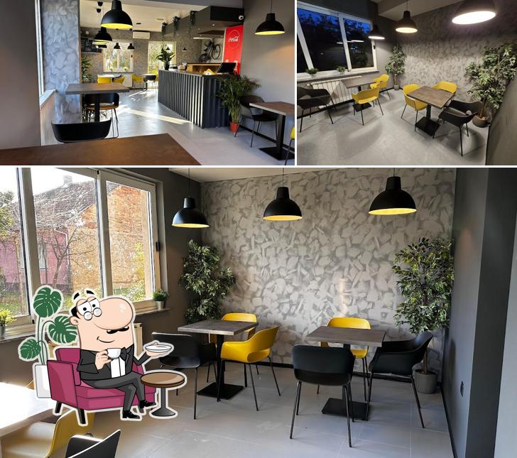 Dai un'occhiata agli interni di Smash Bar