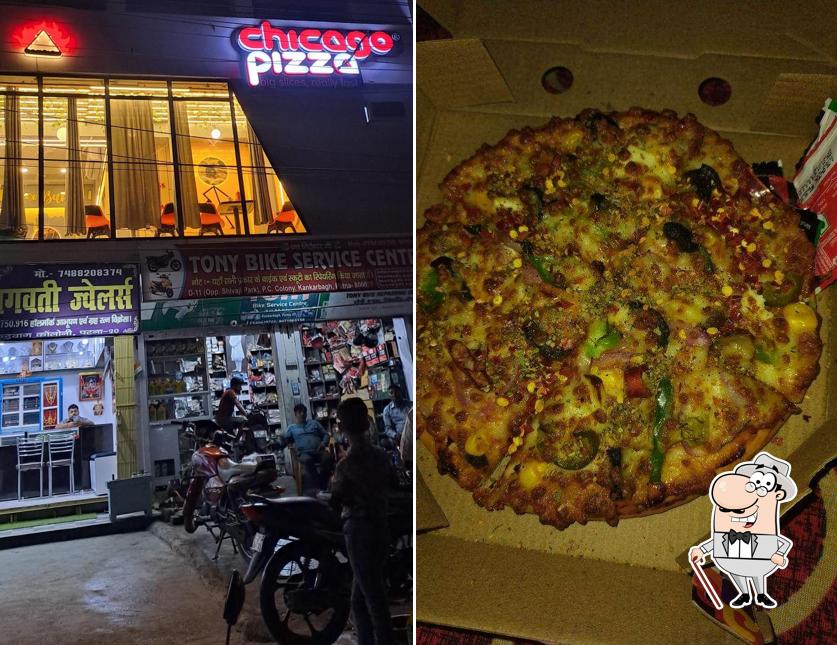 The exterior of Chicago Pizza