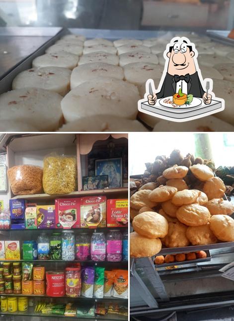 Food at Kanhaiya Farsaan