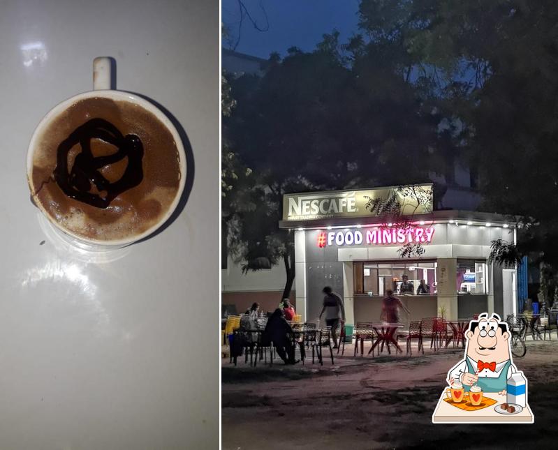 Enjoy a drink at # Food Ministry