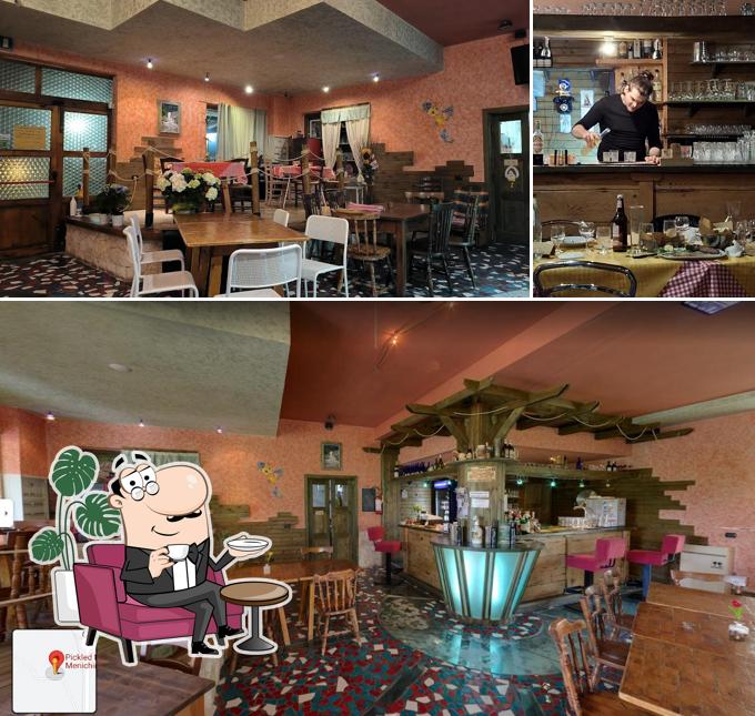 Gli interni di Picked Parrot Pizza Osteria da Mario Gualdo Tadino